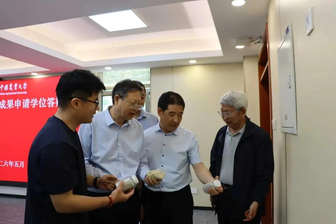 没写毕业论文，36名研究生凭小说等成果获得学位！