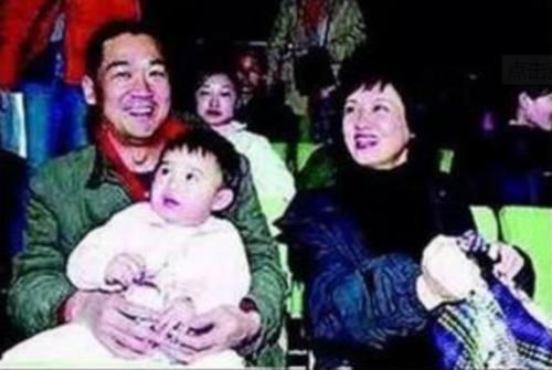 张国立的老婆邓婕（邓婕：与张国立丁克32年，这辈子最大的遗憾，是没有生个孩子）