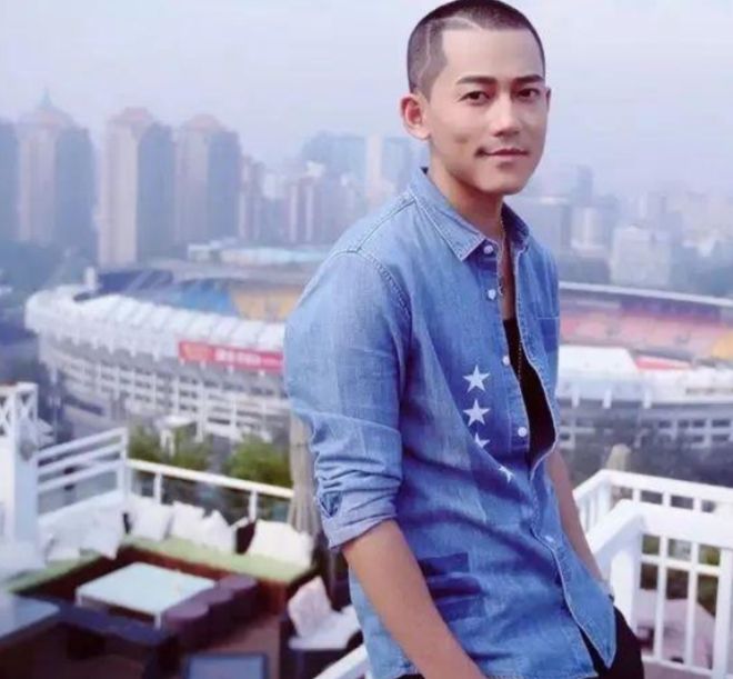 歌手苏醒：23岁爆红，28岁被封杀，如今年近40再翻红他做了什么