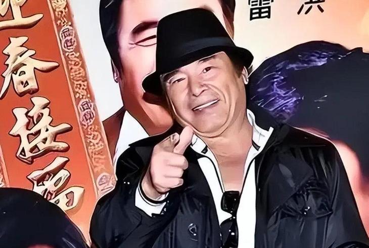 “6个老婆”同住一屋，每人每月7万零花钱，71岁又娶美丽小娇妻