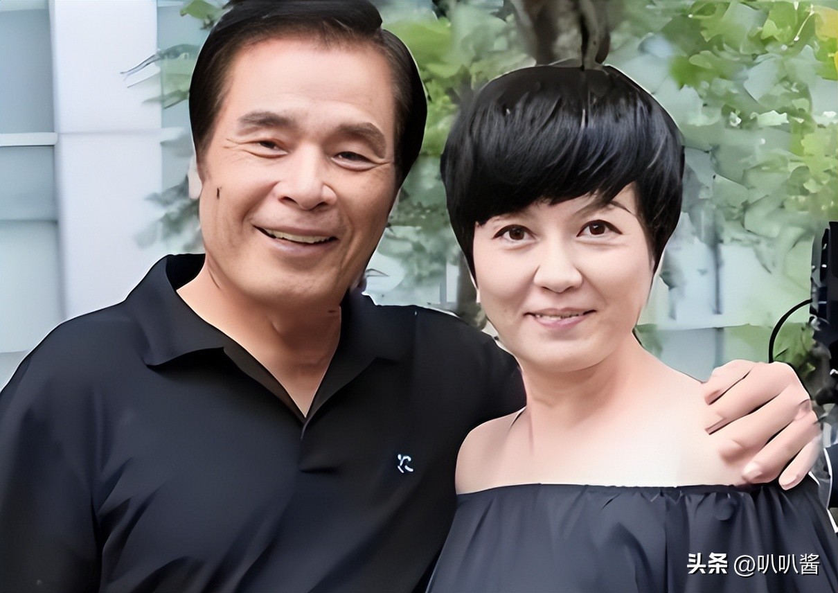 他生活风流程度堪称现代“韦小宝”！71岁又娶了20岁小娇妻