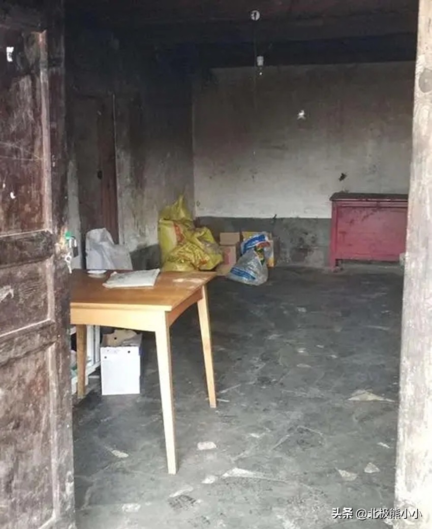 三妻四妾同住一屋，和谐相处数十载，“影帝”雷洪的甜性秘爱