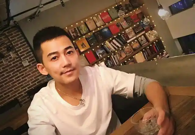 苏醒暴揍李炜12年后，如今再看两人的境遇，究竟谁才是最大赢家？