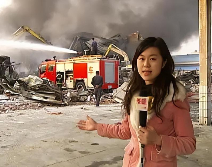 广东台当红女主持，丈夫也是主持人却为她回归家庭，一家子很幸福