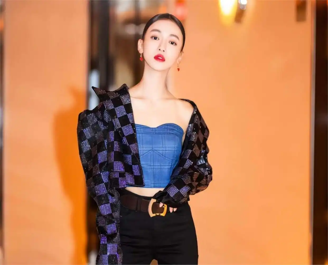 自以为很红，耍大牌却引起公众的强烈不满，这些大明星真的不尴尬