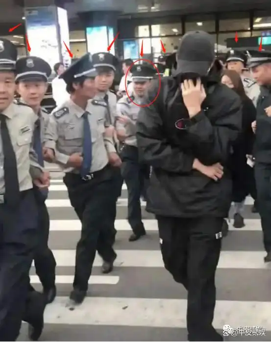 自以为很红，结果被现实啪啪打脸的明星，隔着屏幕都觉得好尴尬