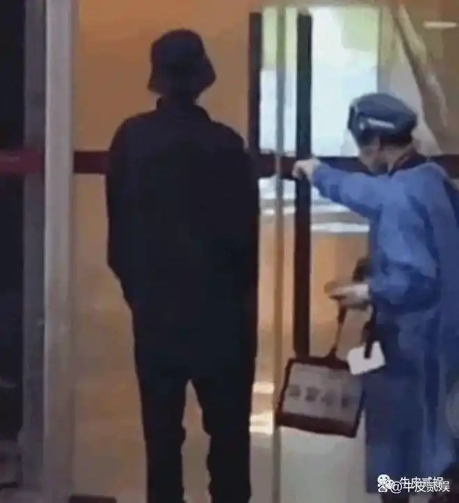 自以为很红，结果被现实啪啪打脸的明星，隔着屏幕都觉得好尴尬