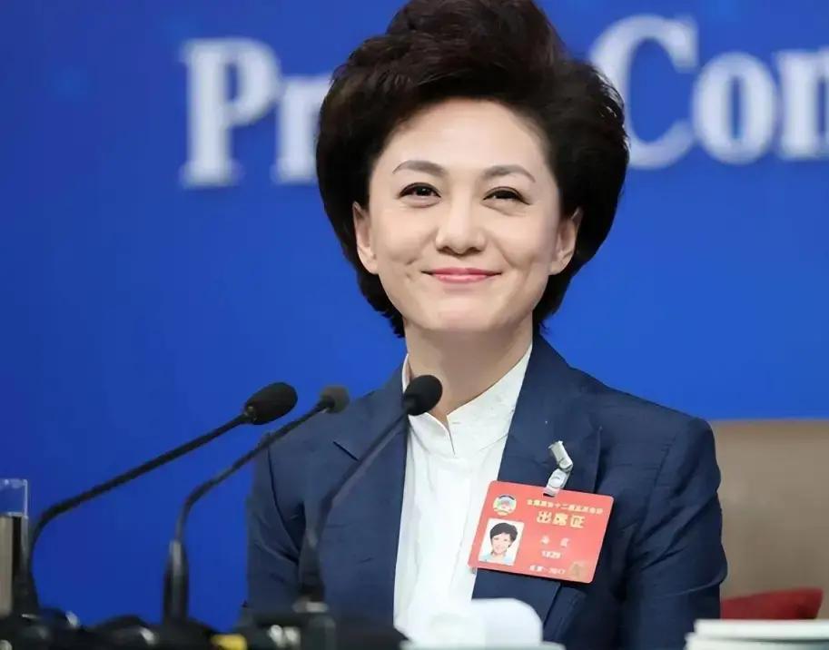 央视网近期更新了“央视主持人大全”，新增3位00后主持人