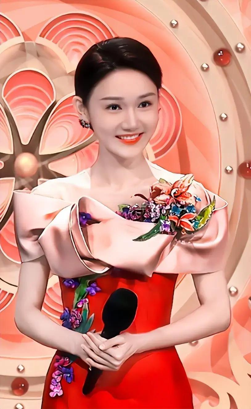 央视网近期更新了“央视主持人大全”，新增3位00后主持人