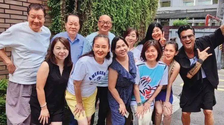 61岁孙兴宣布与前妻复合，同居1年旧情复燃，富婆女友选择放手