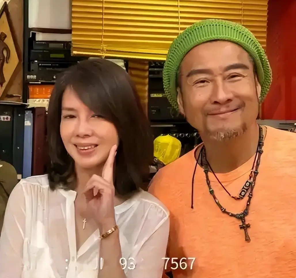 61岁孙兴宣布与前妻复合，同居1年旧情复燃，富婆女友选择放手
