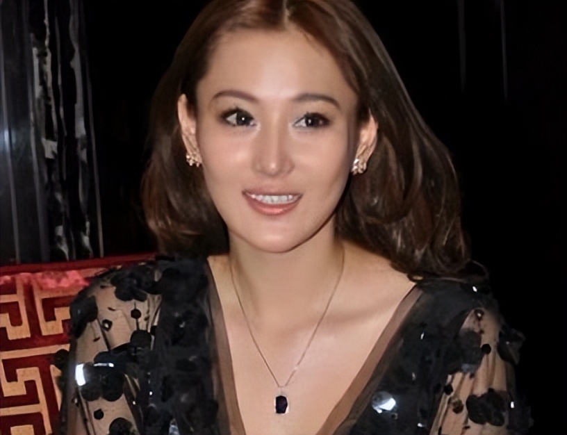 张馨予现在已经远离娱乐圈纷争，嫁入平凡，她的清醒，很少人看懂