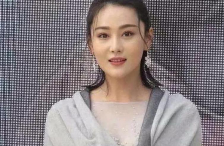 张馨予现在已经远离娱乐圈纷争，嫁入平凡，她的清醒，很少人看懂