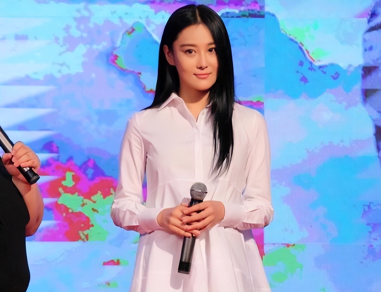 张馨予现在已经远离娱乐圈纷争，嫁入平凡，她的清醒，很少人看懂
