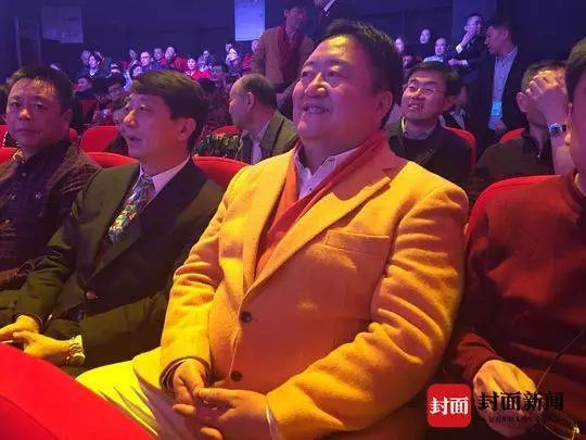 “春晚最牛观众” 来自哈尔滨的“笑脸哥”霸屏春晚19年