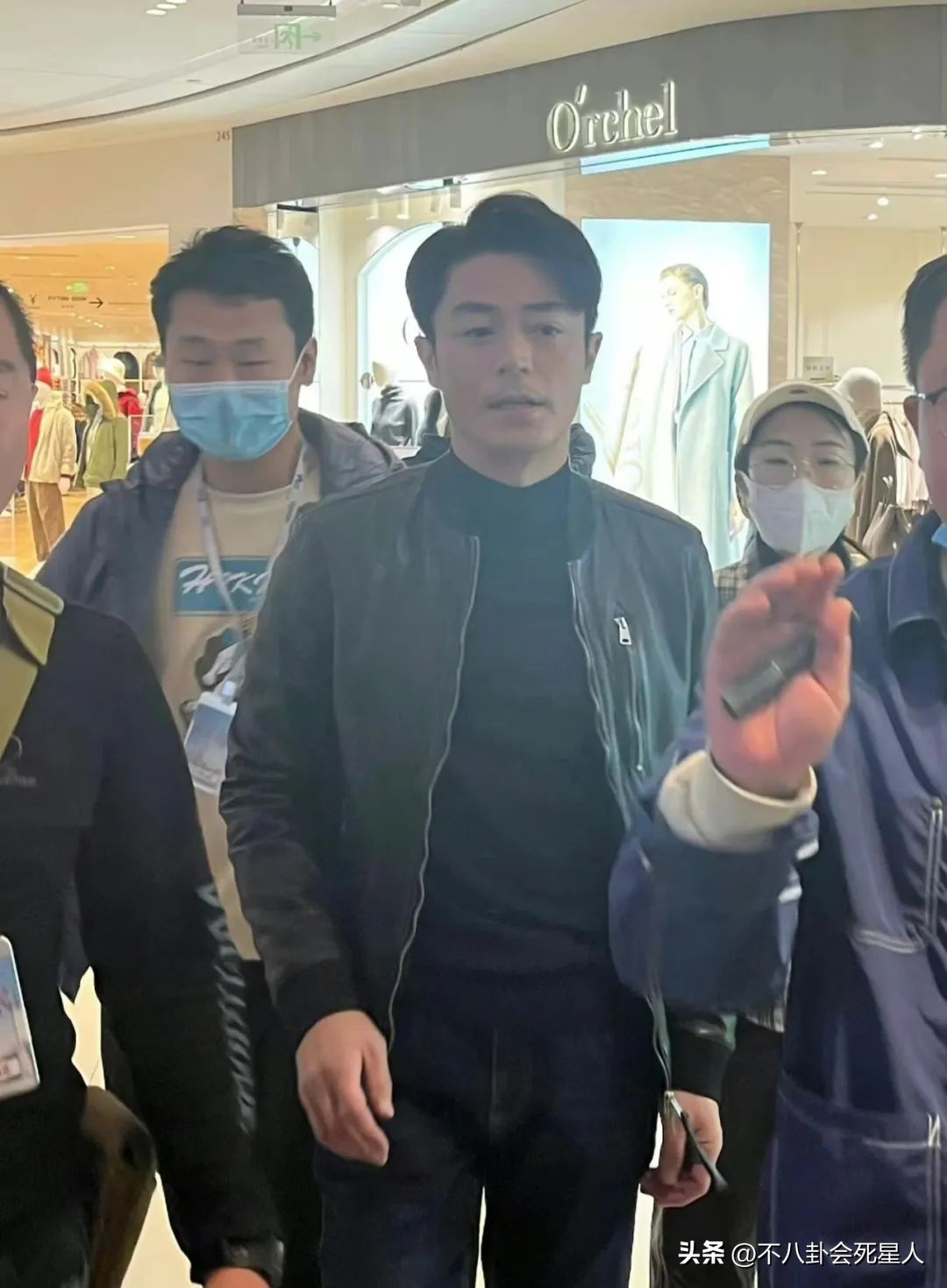 霍建华林心如结婚7年，两人近照曝光，活成了“相反”的样子