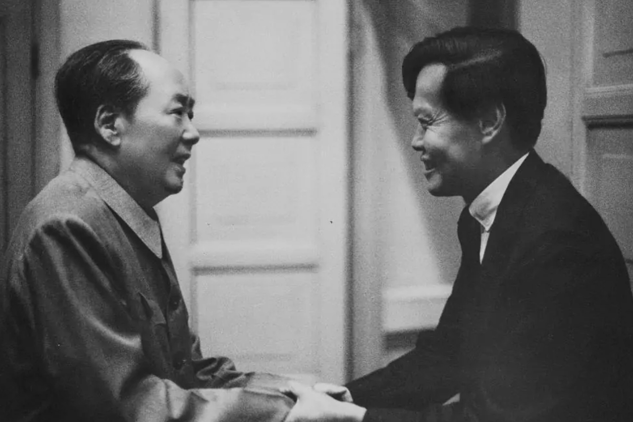 1973年杨振宁接受采访，记者：您曾说毛主席物理造诣高？杨：不是