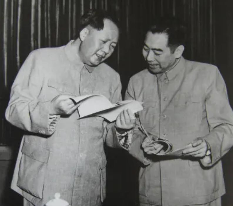 1973年杨振宁接受采访，记者：您曾说毛主席物理造诣高？杨：不是