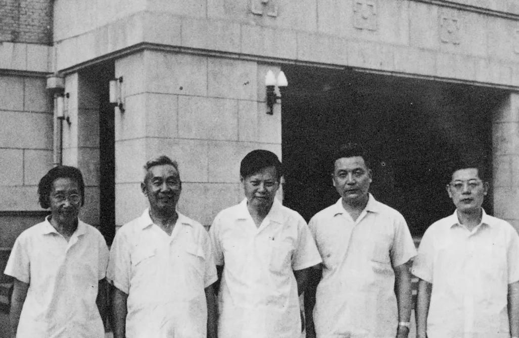 沉痛悼念！杨振宁先生因病逝世，享年103岁