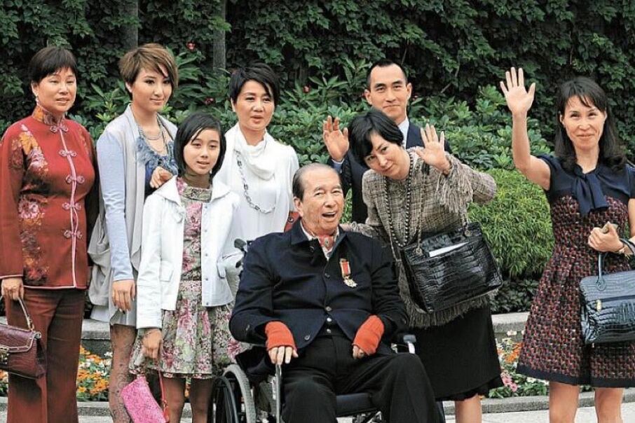已故赌王何鸿燊二房太太离世，一生只认四个老婆，二房是大赢家