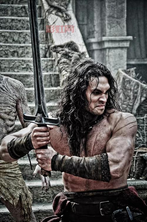 下载蛮王柯南游戏中文版，踏入刺激战斗世界