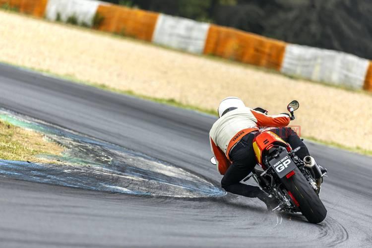 传奇内挂2024最新攻略：如何安全使用不被封