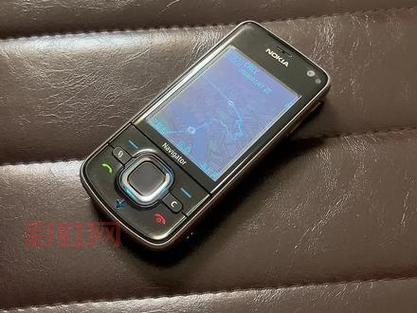 探索诺基亚6220c：轻巧便携的3G智能拍照手机