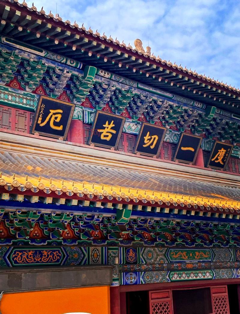 寻访现实中的金山寺：水漫金山背后的历史真相