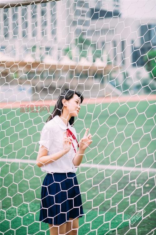亚洲校园自拍：另类风格的校园女孩写真