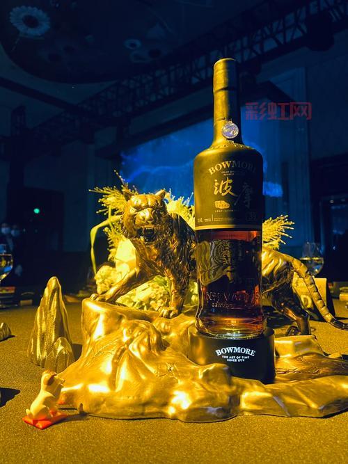 女警官蔚：从黑窄巷传奇到正义守护者的崛起