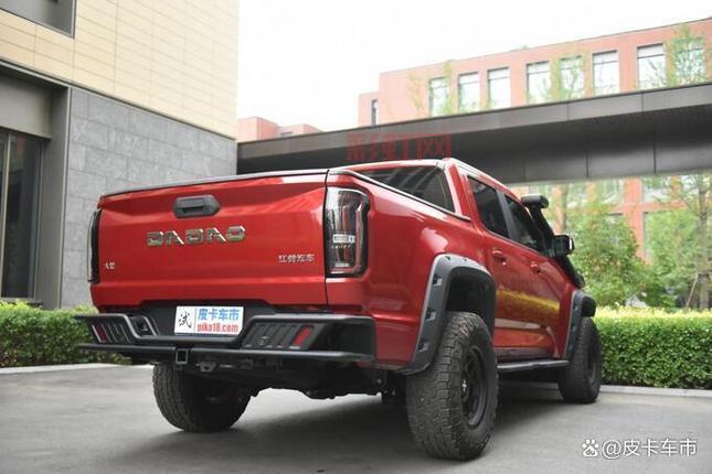 探索骑士掠夺者XV：强悍动力与豪华设计