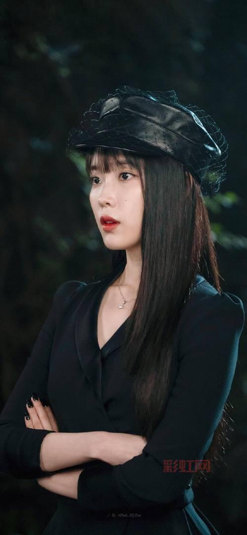 李知恩（IU）：从歌手到演员的15年辉煌历程