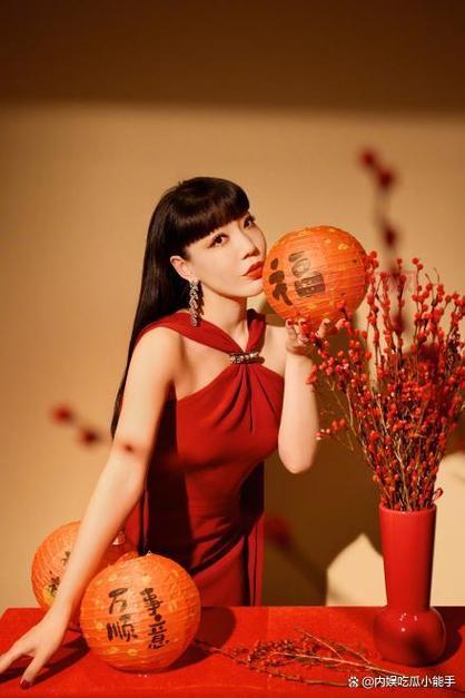 吴莫愁地铁海报吓到人？这事儿到底怎么回事！