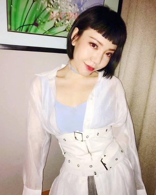 吴莫愁地铁海报吓到人?这事儿到底怎么回事!