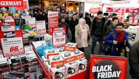 “黑五”网购74亿美元，大打出手年年有！然而美国博主吐槽：越来越没意思