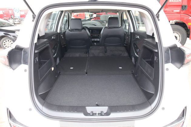 带你走近长安CS15！还有胎压报警、定速巡航！让飞度甘拜下风！