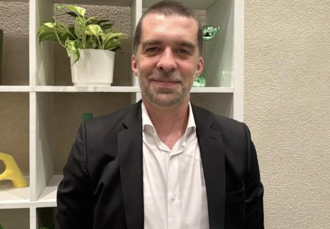 从重金挖角OpenAI/谷歌到招聘急刹车:Meta MSL主要人员梳理,半数华人+75%博士成主力