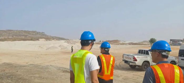 2025，毕业生 “卷” 向出海