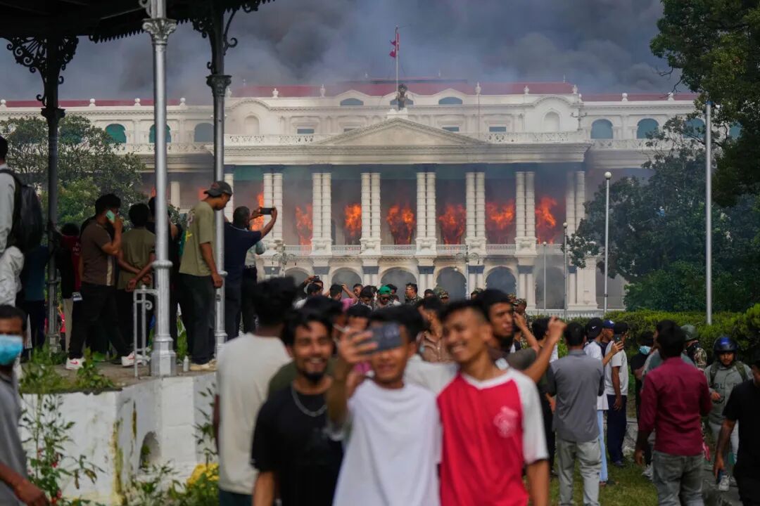 超过30人死亡，尼泊尔近年最严重骚乱因何爆发？