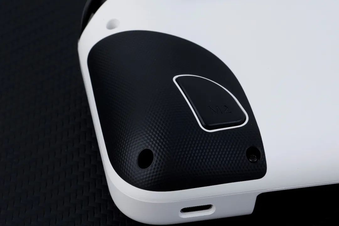手机手柄的终极形态？盖世小鸡X2 Pro游戏手柄