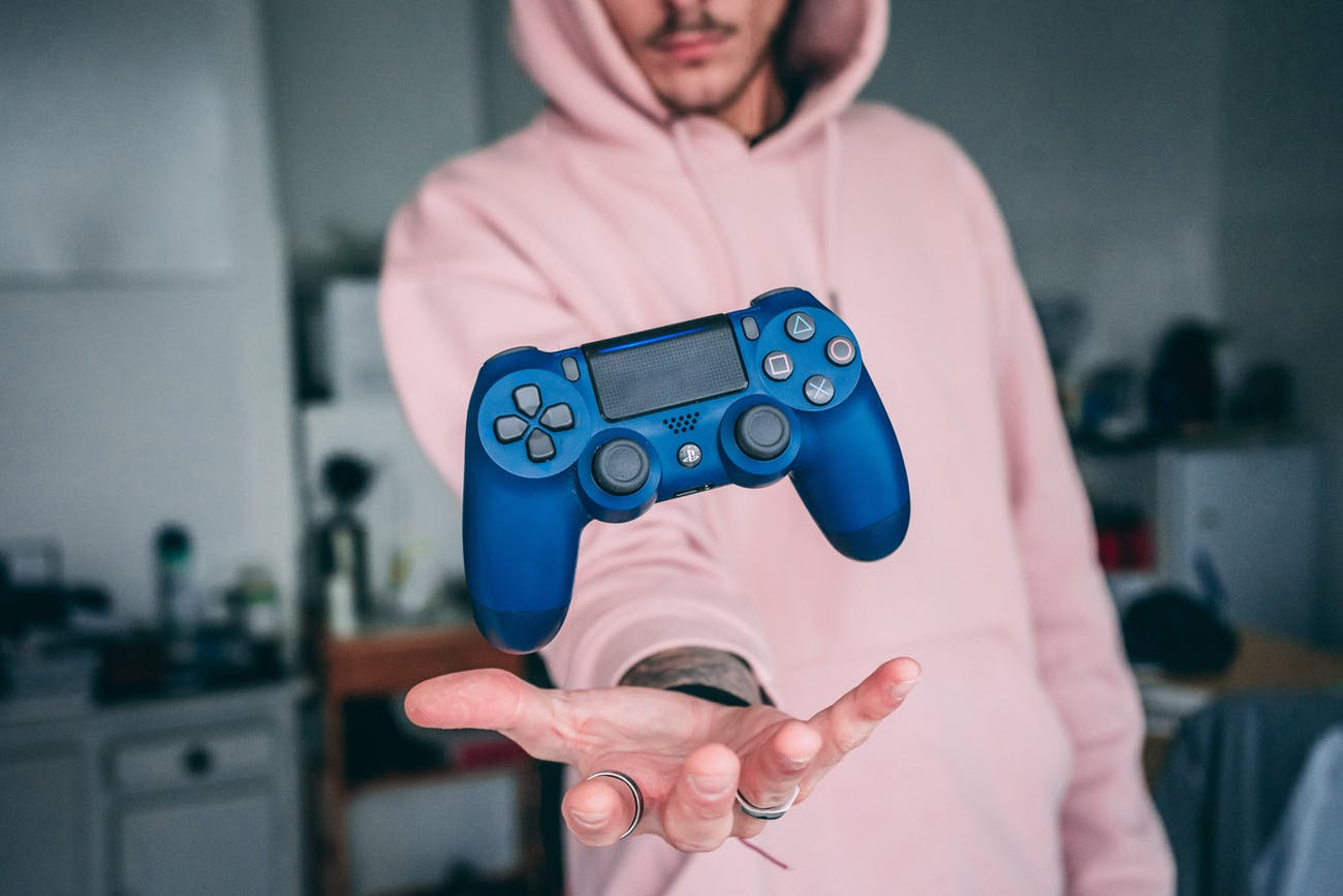 PS5到底何时发售？目前PS4还值不值得买？