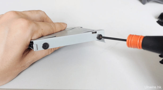 ps4pro折腾服务器网站,【教学】简易 PS4 Pro 更换 SSD！玩 MHW 不用等 (安装＋数据转移) - 宅客ZhaiiKer