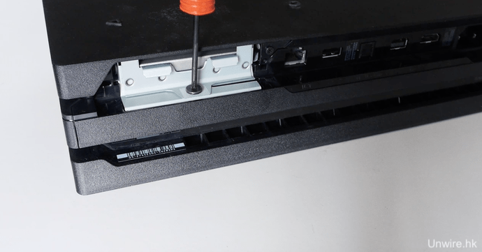 ps4pro折腾服务器网站,【教学】简易 PS4 Pro 更换 SSD！玩 MHW 不用等 (安装＋数据转移) - 宅客ZhaiiKer