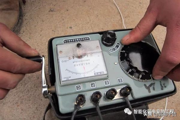 万用表、摇表及电笔的功能操作和使用方法