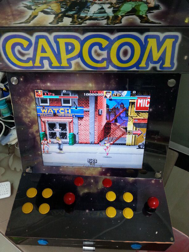 当年游戏厅的按键经常被接错，老板是故意的还是装傻？