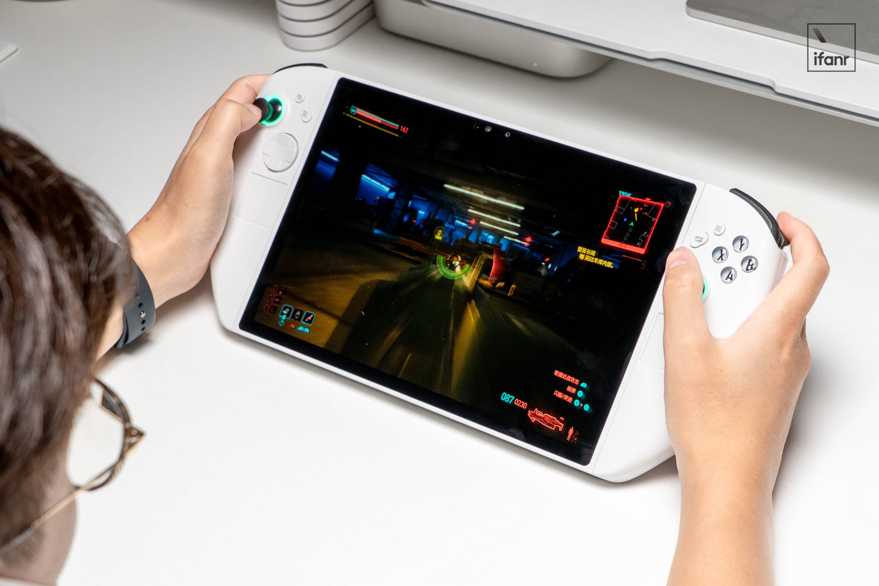 我体验了腾讯的裸眼 3D 游戏机：是鸡肋，还是战未来？