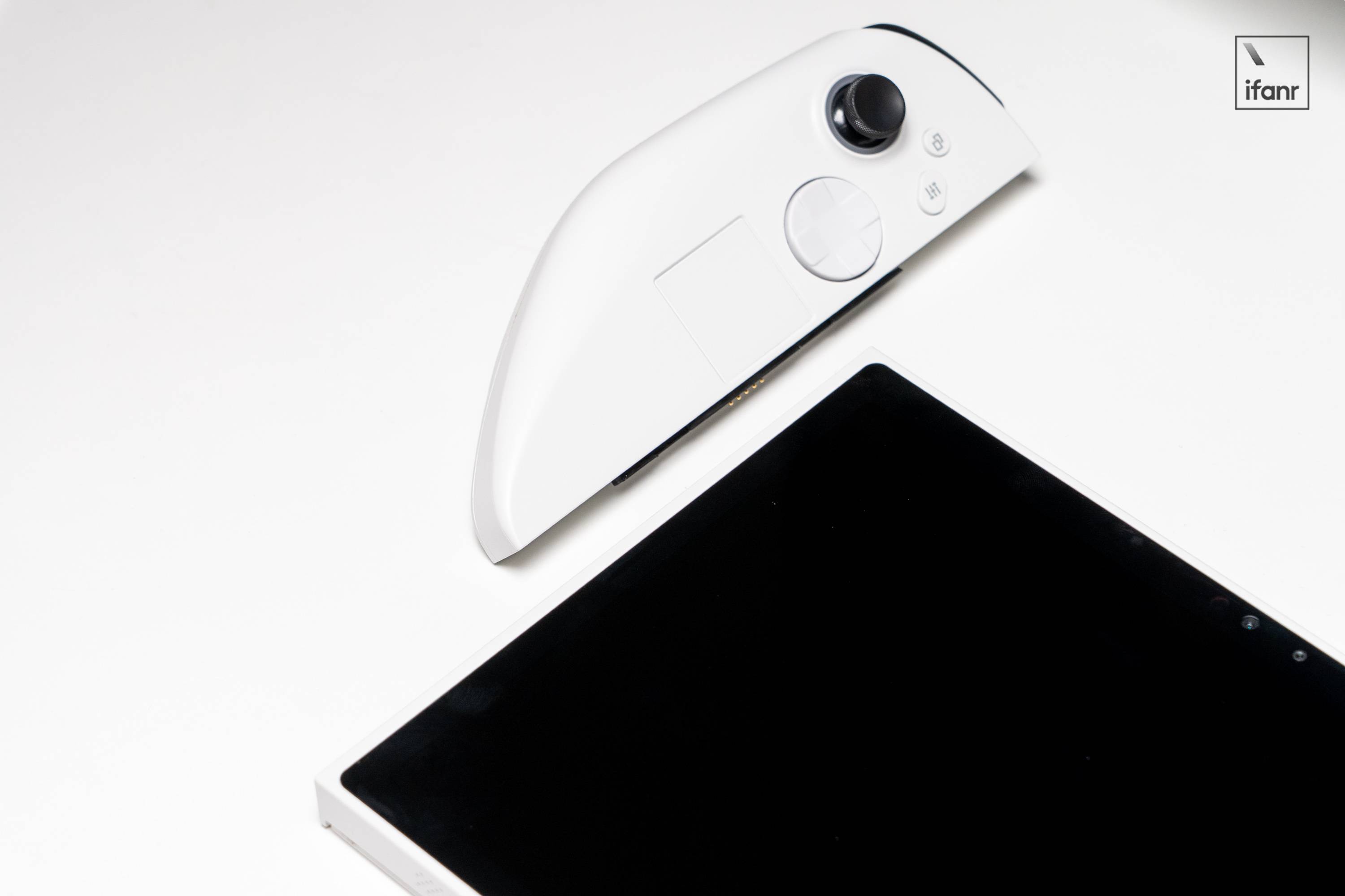 我体验了腾讯的裸眼 3D 游戏机：是鸡肋，还是战未来？