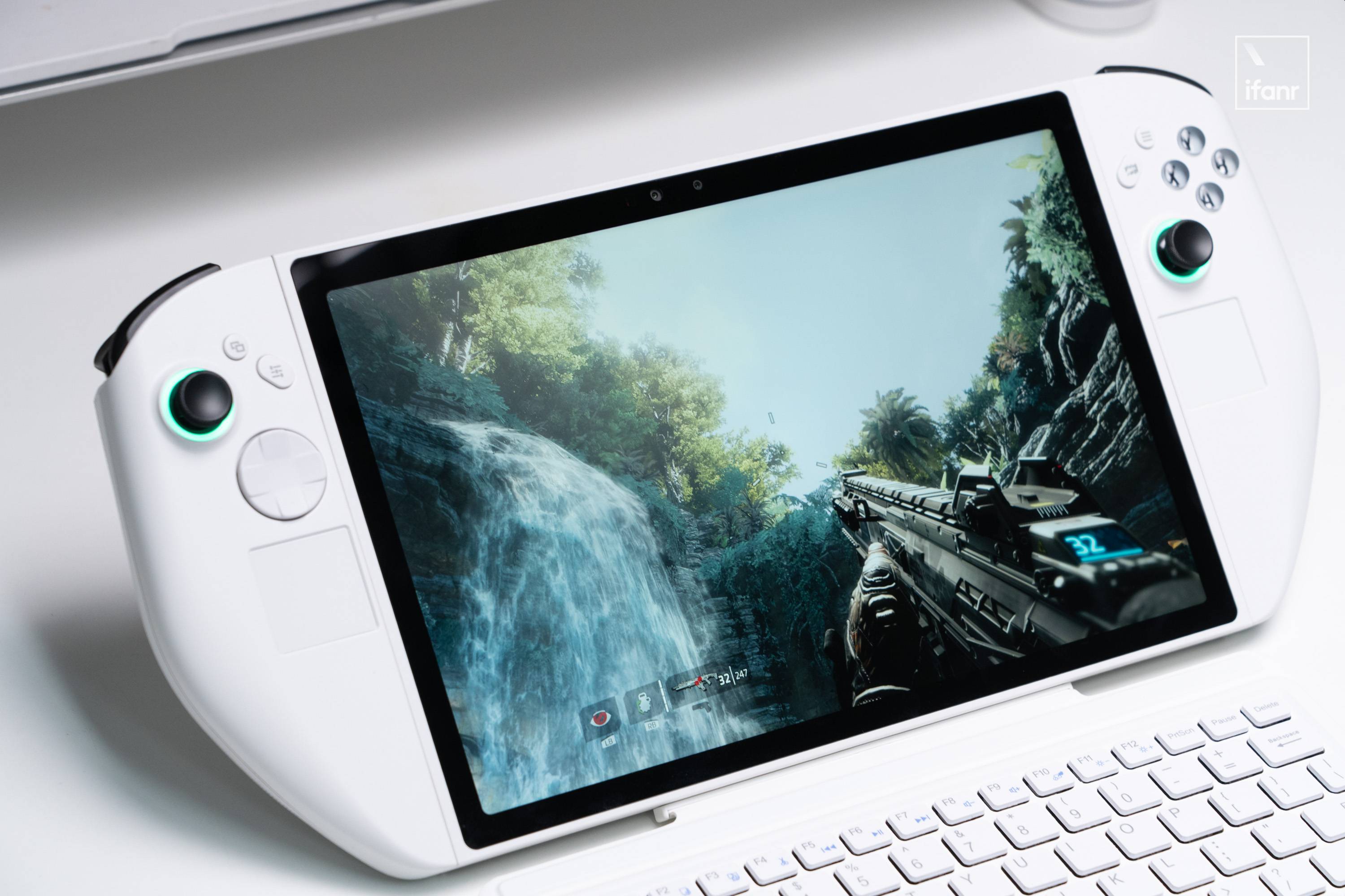 我体验了腾讯的裸眼 3D 游戏机：是鸡肋，还是战未来？