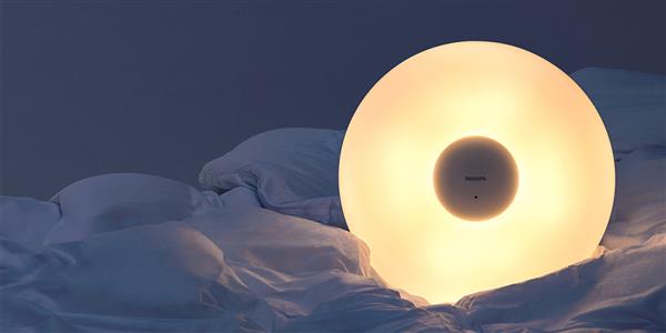 小米生态链又出新品 米家智能摄像机云台版/米家飞利浦智睿吸顶灯上市