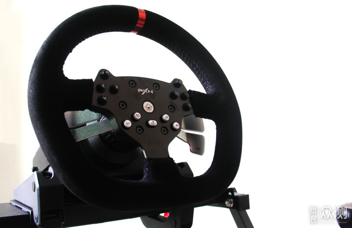 今晚7点带上莱仕达V10方向盘我在秋名山等你！